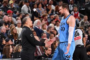 判若两队！快船过去四场命中率/三分命中率/攻防效率全面提升