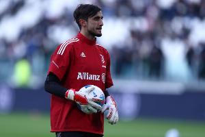 记者：热那亚对尤文拒绝出售佩林感到很愤怒，认为已提供合理报价