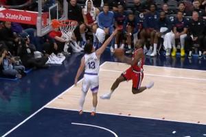 乔Damn！小卡空中漫步优美拉杆！末节已经轰下20分！