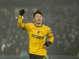 狼队自4月份以来首次在英超领先2球以上，此前他们连续12场未领先