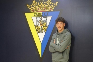 每体：巴萨关注加的斯17岁左后卫罗萨多，已接触球员身边人士