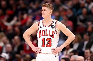 射手还可以！许尔特15中8&三分9中4砍下20分4板2助