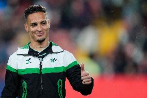 生涯最困难签约！贝蒂斯总监谈签安东尼：曼联不久前为他花了1亿