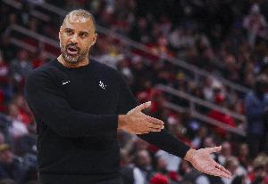 乌度卡：我们本场的转换防守很差 以这样的投篮命中率很难赢球