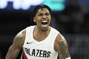 双向球员！凯莱布·乐福最近7场场均17.3分 投篮47.8%三分43.5%