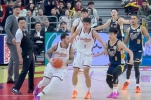 媒体人谈约克绝杀是否踩线：很难说 理解裁判 摄像机很难拍到