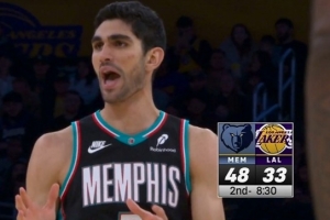 防守不够！阿尔达马里突&兰代尔外投 灰熊已15分领先湖人