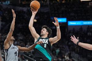 该不该用阿夫迪亚换来资产？拓媒：要围绕他建队 怎可放走基石？