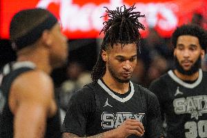 马刺近6战2胜4负！尚帕尼：圣诞节后我们没有把精力放在正确地方