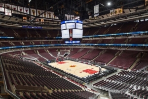 活久见系列！队记：公牛球场上出现冷凝水 今日比赛被迫推迟开球