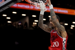 活力满满！约翰·科林斯9中7贡献16分4板3帽 三分2中2