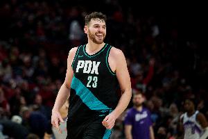 拓媒：克林根现在有点像艾顿 赛季初很努力一到赛季中期就磨洋工