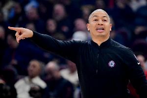 小卡：泰伦·卢始终保持积极&全力以赴 即使我们做出糟糕的决定