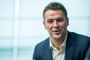 欧文：恩古莫哈等新星现在还不足以首发，利物浦应全力争夺足总杯