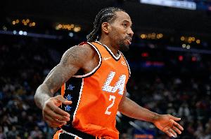 这能对吗？莱昂纳德首节未出手仅靠罚球2中1拿1分 正负值-13