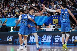 北京官博：人员不整&体能承压仍全力追分不松懈 密集赛程考验韧性