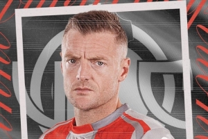 克雷莫内塞祝瓦尔迪39岁生日快乐，球员加盟以来出战15场5球1助