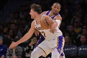 小里：威少&卢卡这些持球大核曾打出疯狂数据 但这种打法已过时