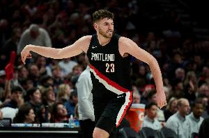 克林根半场出战15分钟 5中3&三分2中0拿到6分1板1帽