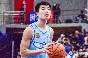 外线神准！吕俊虎28分钟9中7贡献21分 三分7中5