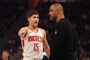 为什么宁可上霍勒迪也不上谢泼德？火箭遭遇连败乌度卡恐难辞其咎