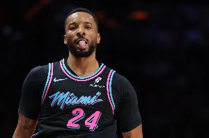 稳定输出！鲍威尔半场9中5拿到14分3板2助 次节独得10分