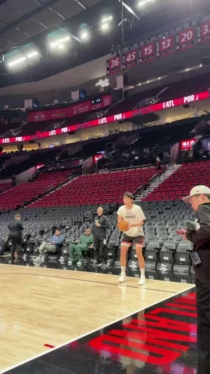 要3天3赛吗？杨瀚森赛前热身综合三分训练11投6中 继续加油努力啊