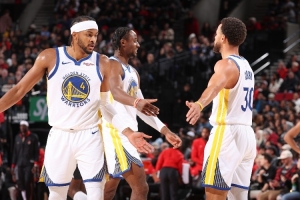 库里谈穆迪：他的三分非常有帮助 他不在乎命中率&投篮没有压力