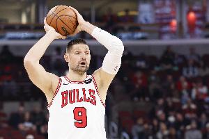 唯一状态在线！武切维奇半场8中6得全队最高13分 其中三分2中1