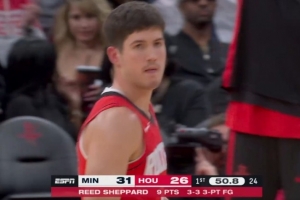 救火队员！谢泼德外线开炮 独中3记三分带队缩小分差