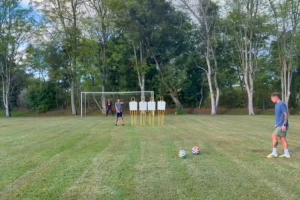 秀脚法！34岁J罗晒任意球连续破门视频，目前尚未找到新球队