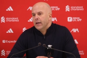 斯洛特：在我看来球迷不是在嘘我们，我和球员们跟球迷一样失望