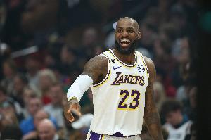 7天5赛！湖人官方：詹姆斯可以出战今日对阵猛龙的比赛