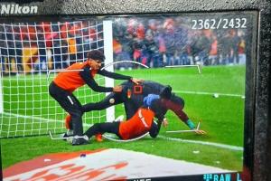 塞内加尔替补门将：不懂对手为何抢毛巾，我尽力确保门迪不被干扰