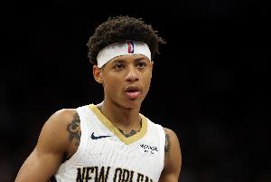 毫无状态！7号秀费尔斯半场3中0未得分仅拿2板1助1帽