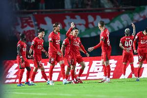 博主：河南队前往昆明冬训的航班因大雪而延误