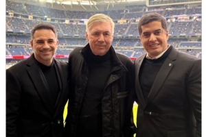 安帅与巴西足协高层来到伯纳乌观看皇马比赛，巴西队社媒晒照