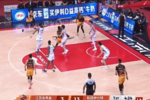 毫无手感！刘正清三分球7中1仅拿3分1板1助 5次犯规