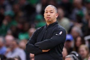 命中率17.9% ！卢：我们三分球28投5中还能赢下比赛 这意义重大