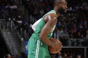 绿军VS活塞裁判报告：共1次漏判 杰伦·布朗关键时刻走步违例