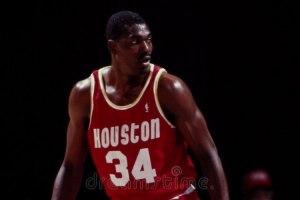 🎂真挚的祝福！祝火箭名宿“大梦”奥拉朱旺63岁生日快乐🎂