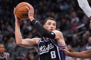 所获机会不多！拉文仅出战22分钟 10投7中高效得到18分5助