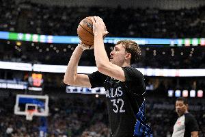 弗拉格：所有人都鼓励我出手让我感觉特别好 队友们都支持我