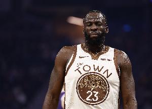 不想打可以不打！追梦半场4投全丢 多次无脑传球怒送3失误