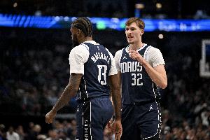 哨声不断！勇士全队罚球18罚14中 独行侠全队30罚24中