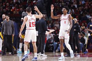 乌度卡：阿门打出另一层级的表现能带动全队 谢泼德也是如此