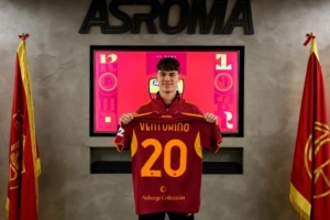 官方：热那亚19岁边锋文图里诺租借加盟罗马，含买断选项