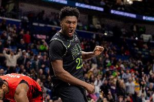 未来可期！奎因仅用46场就达成生涯200助攻 近50年最快中锋