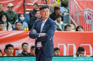 支离破碎！广东山西半场共出现30次犯规 合计罚球33次