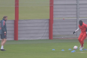 图片报：于帕梅卡诺今日完成个人训练，努力赶上对阵埃因霍温比赛